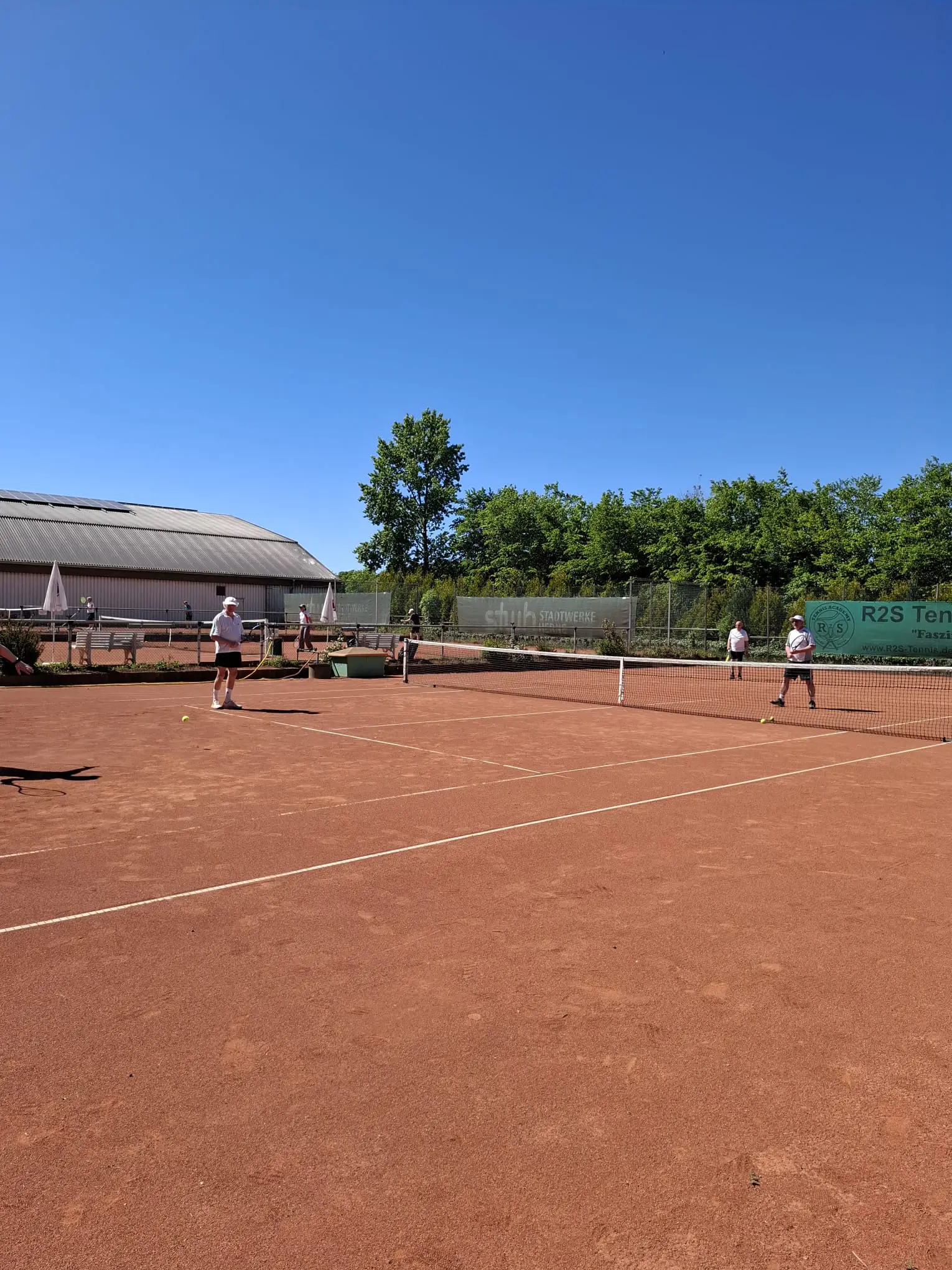 Tennisanlage des TC Friedrich der Große Herne Ausblick über 3 Plätze
